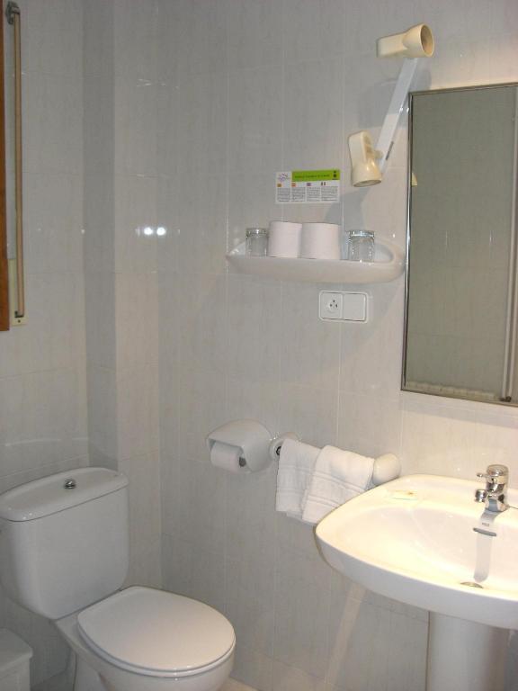 Hotel Bruna Естери д'Анеу Стая снимка